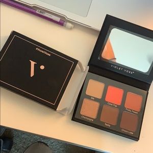 New VIOLET VOSS
Coral Pop Eyeshadow Palette